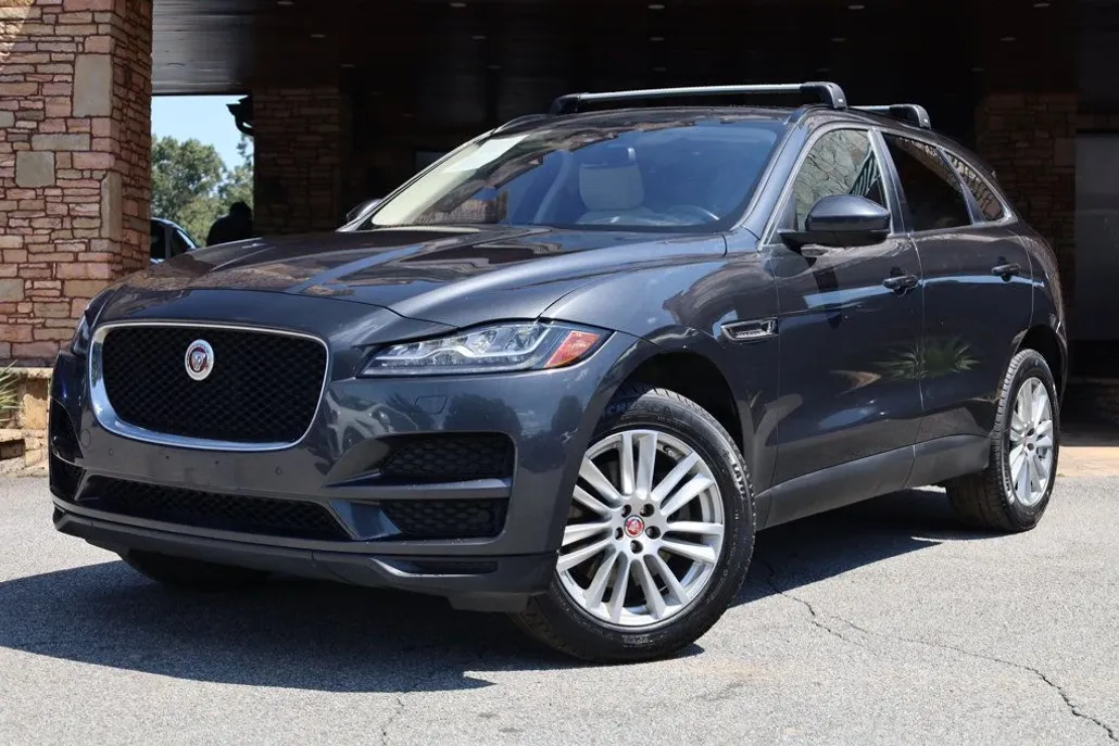 2017 Jaguar F-PACE Prestige photo 1