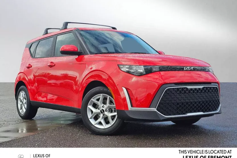 2025 Kia Soul LX photo 1