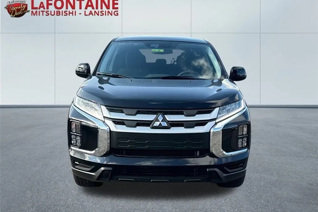 2025 Mitsubishi Outlander Sport ES photo 1
