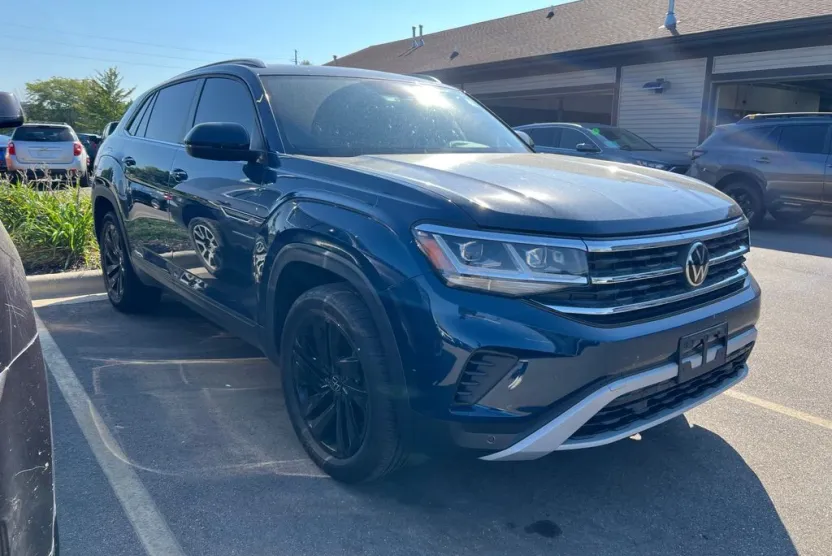 2022 Volkswagen Atlas Cross Sport SE Technology photo 1
