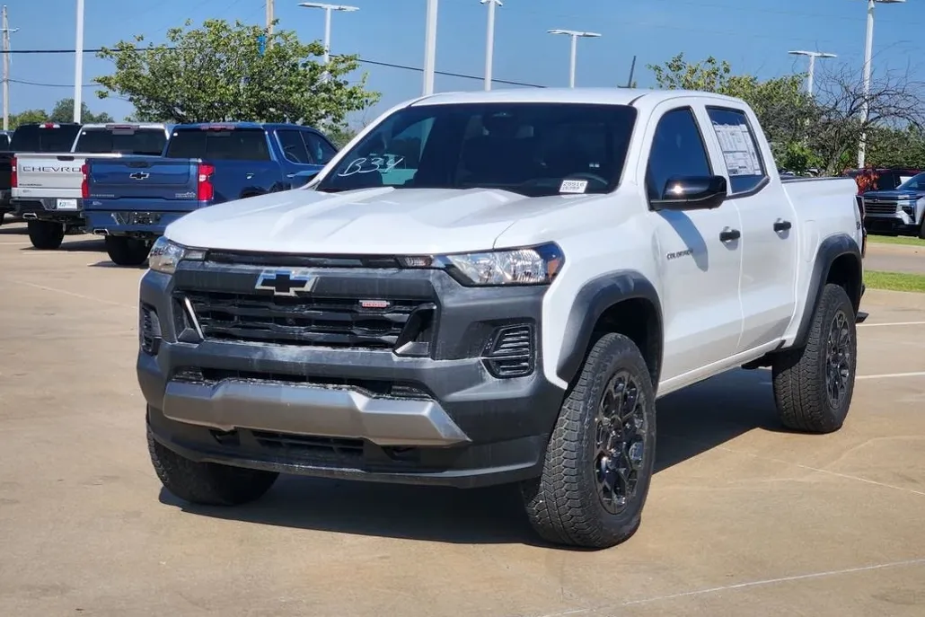 2026 Chevrolet Colorado Trail Boss photo 1