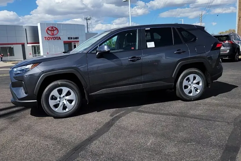 2025 Toyota RAV4 LE photo 1