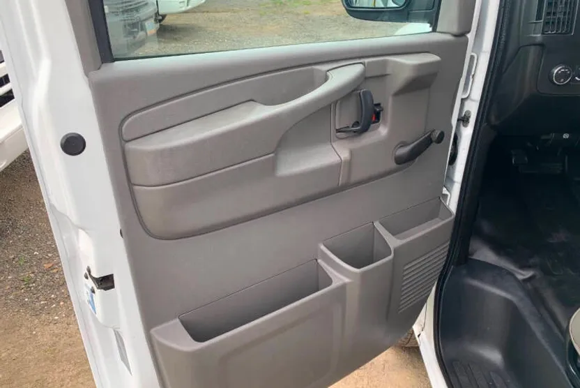 2013 Chevrolet Express 2500 Cargo Van photo 1