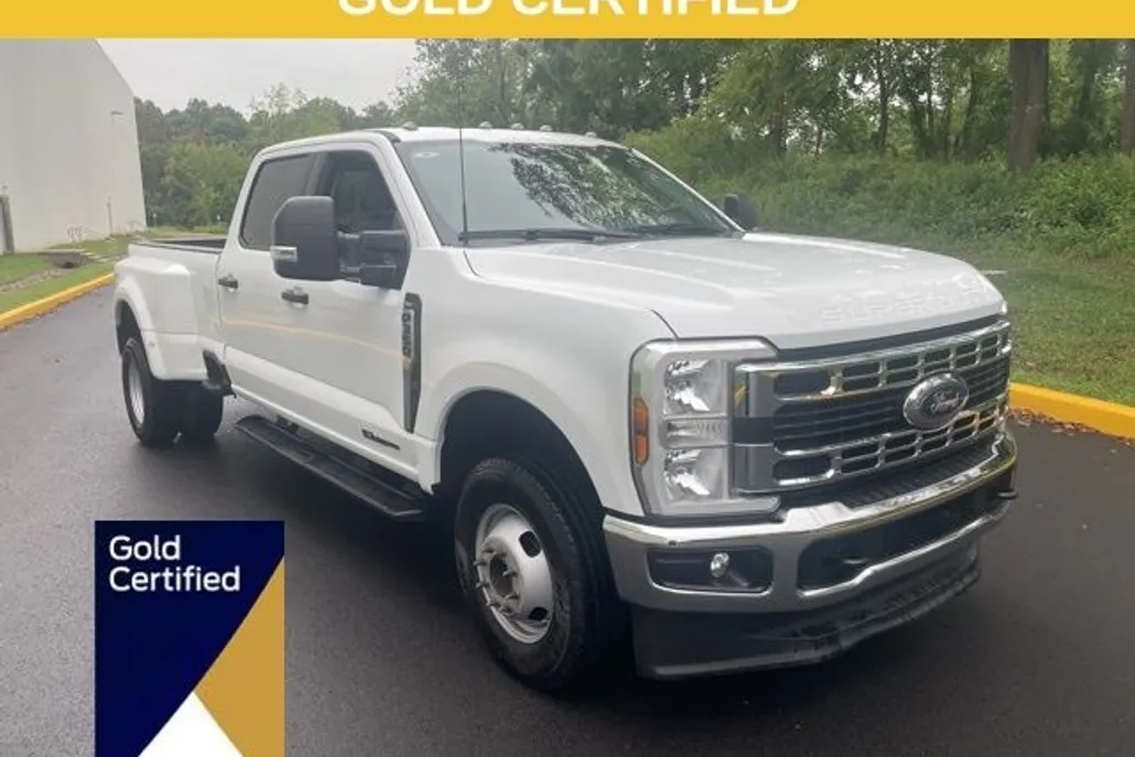 2024 Ford F-350 photo 1