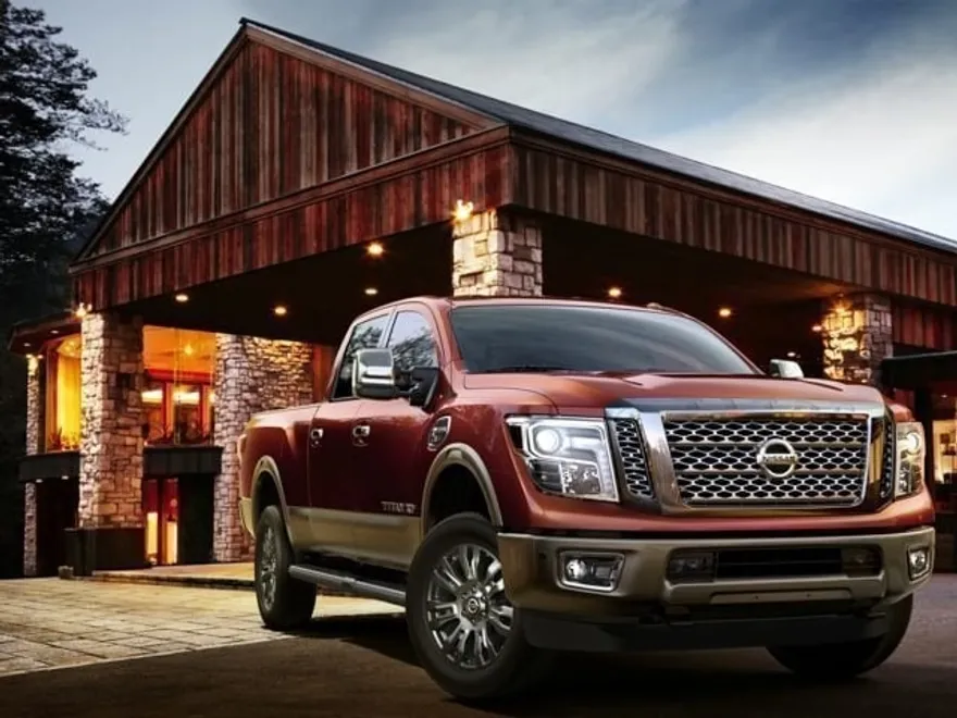 2018 Nissan Titan SL photo 1
