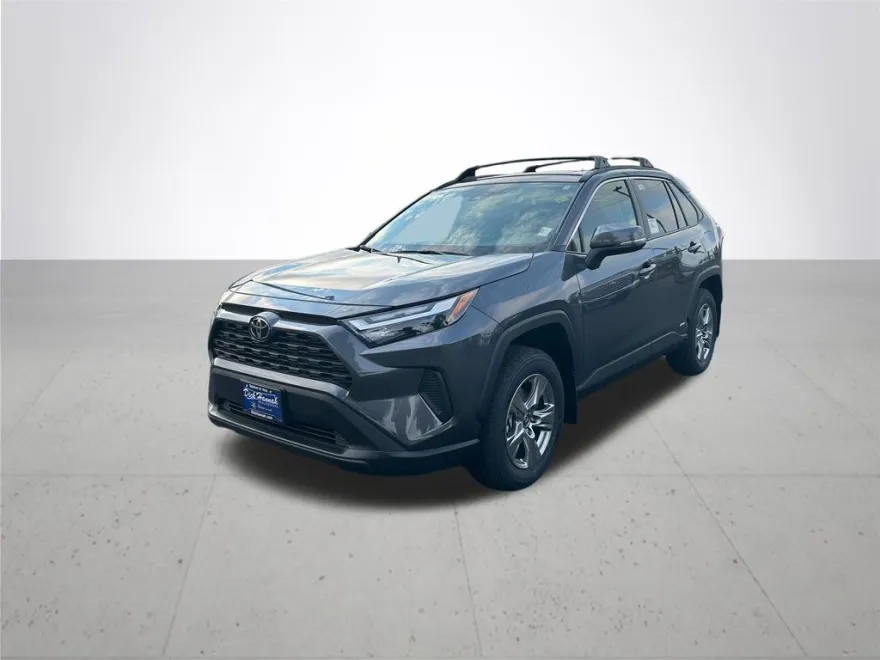 2025 Toyota RAV4 Hybrid XLE photo 1