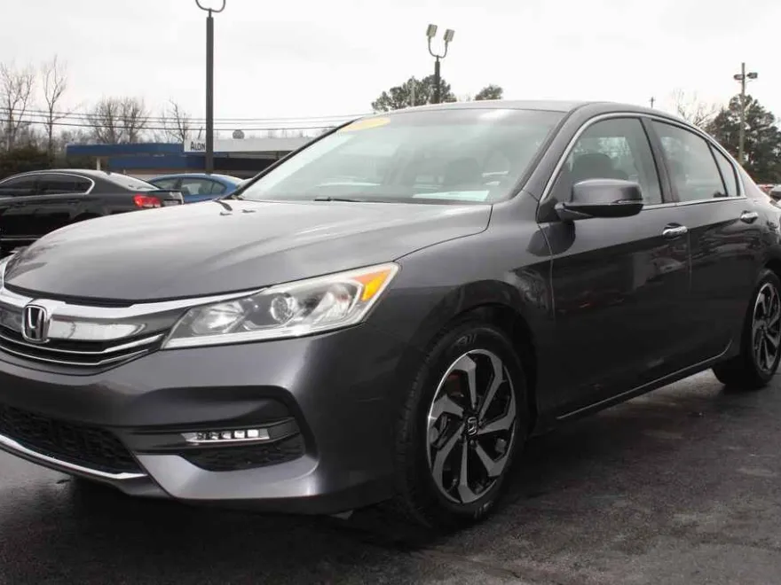 2017 Honda Accord EX-L photo 1