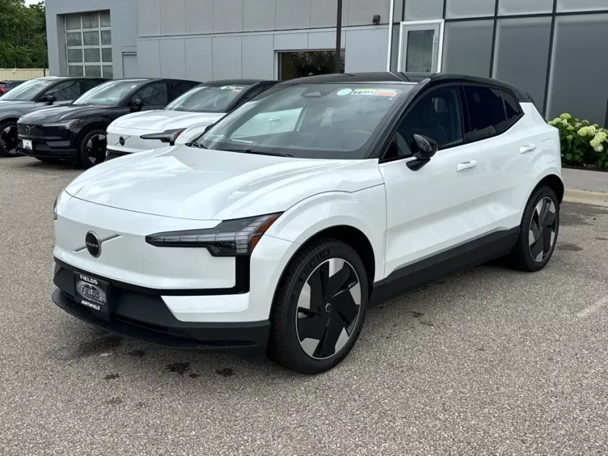 2025 Volvo EX30 Plus photo 1