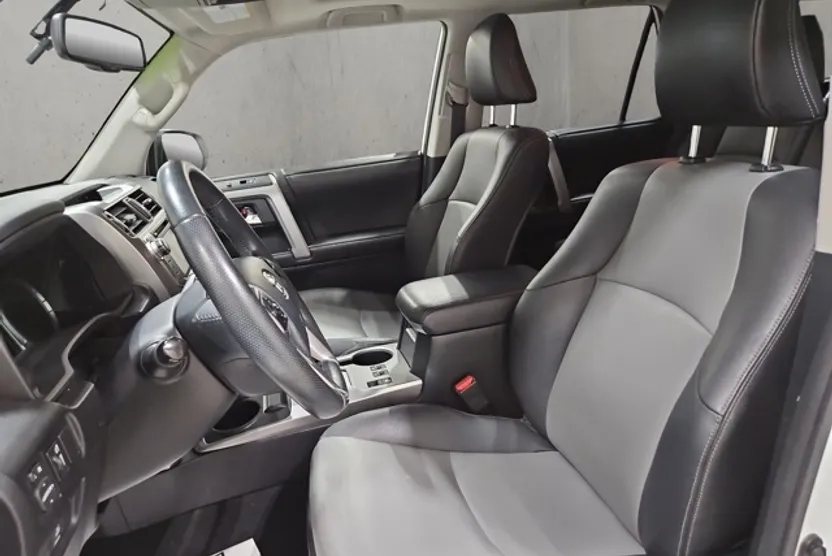 2014 Toyota 4Runner SR5 Premium photo 1