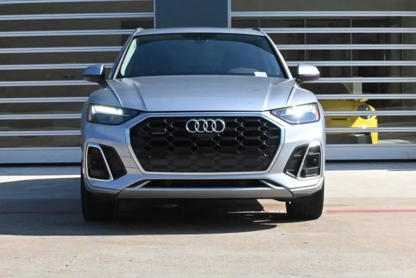 2024 Audi Q5 S line Premium Plus photo 1