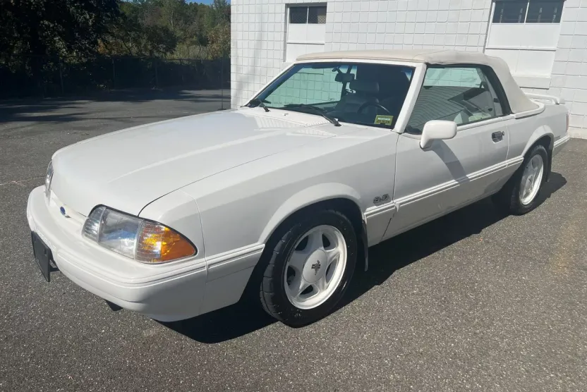 1993 Ford Mustang LX photo 1