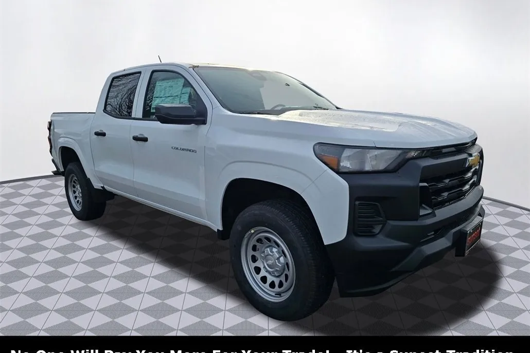 2024 Chevrolet Colorado photo 1