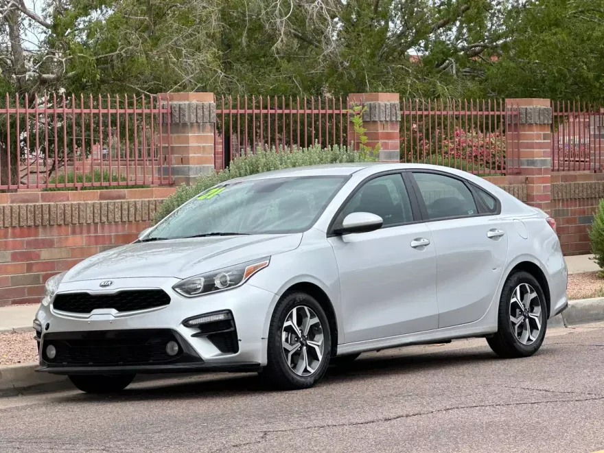 2021 Kia Forte LXS photo 1