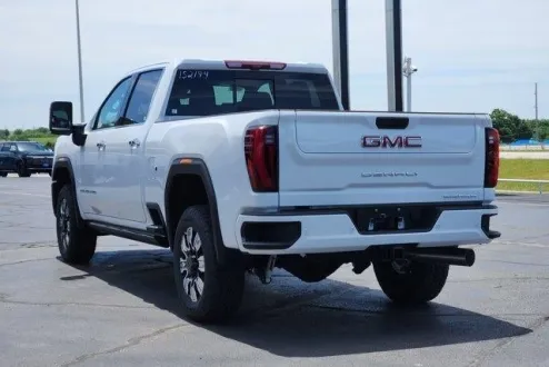 2025 Gmc Sierra 2500 HD Denali photo 3