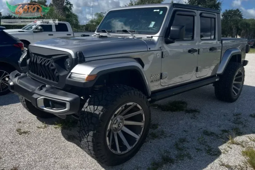 2020 Jeep Gladiator Overland photo 1