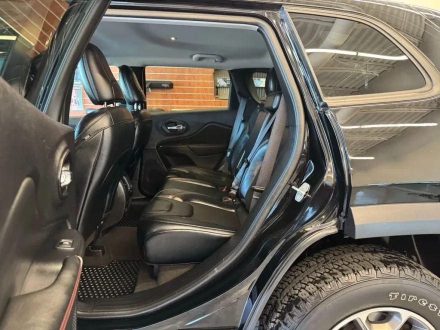 2022 Jeep Cherokee Trailhawk photo 19