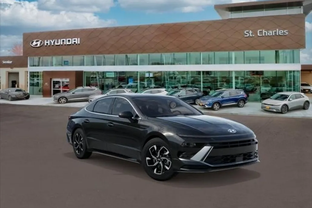 2025 Hyundai Sonata SEL photo 1