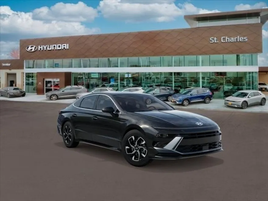 2025 Hyundai Sonata SEL photo 1