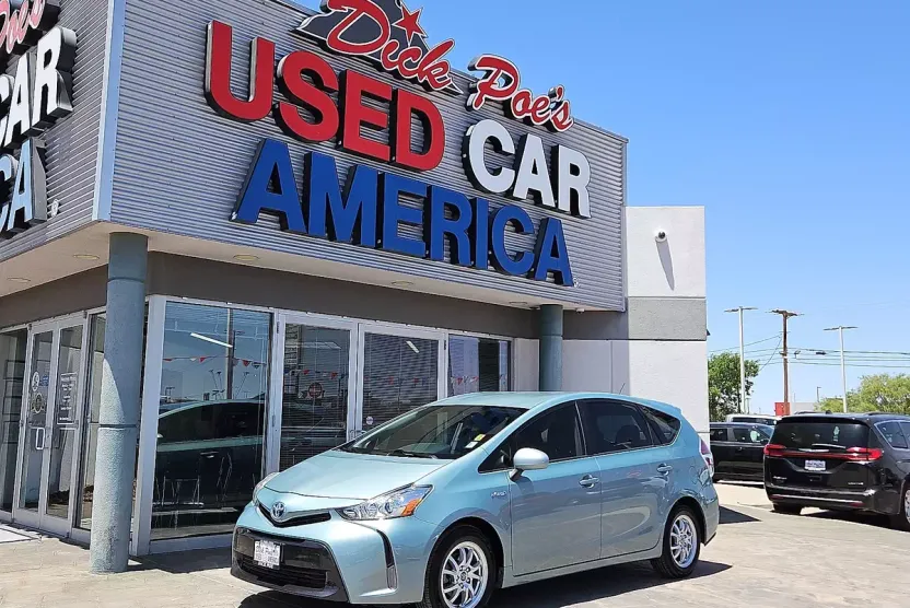 2016 Toyota Prius V Three photo 1