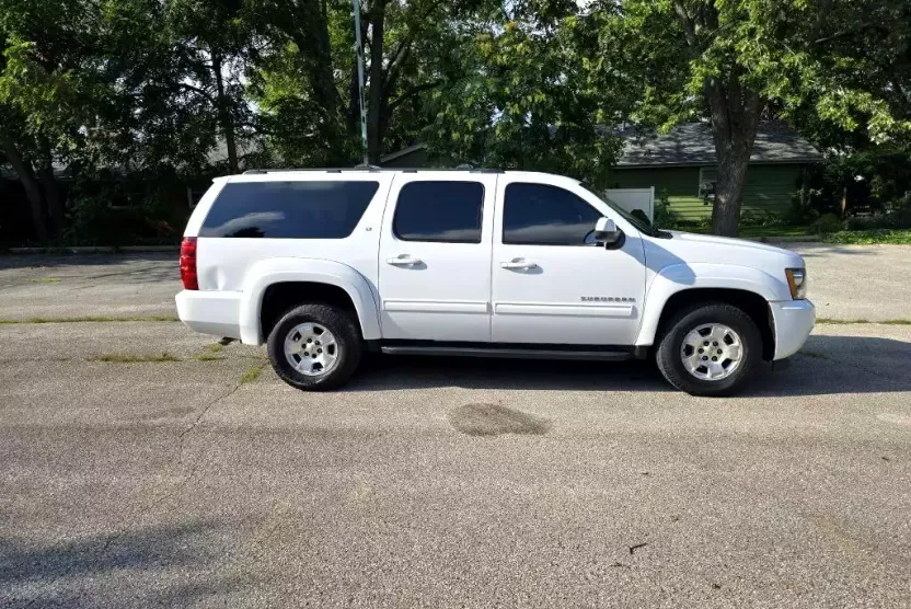 2012 Chevrolet Suburban LT 1500 photo 1