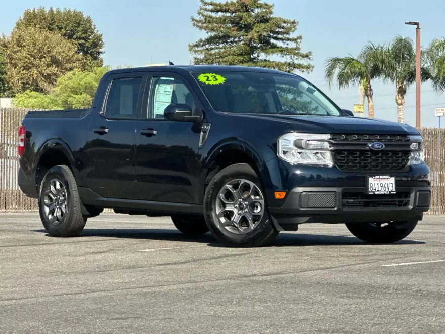 2023 Ford Maverick XLT photo 1
