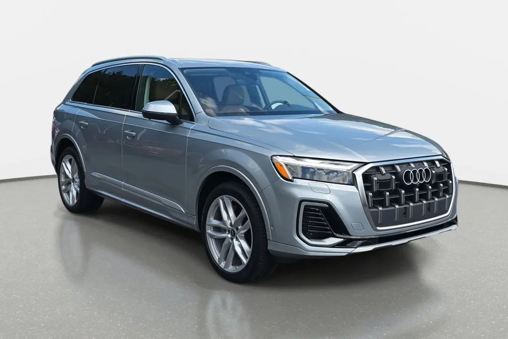 2025 Audi Q7 55 Premium Plus photo 1