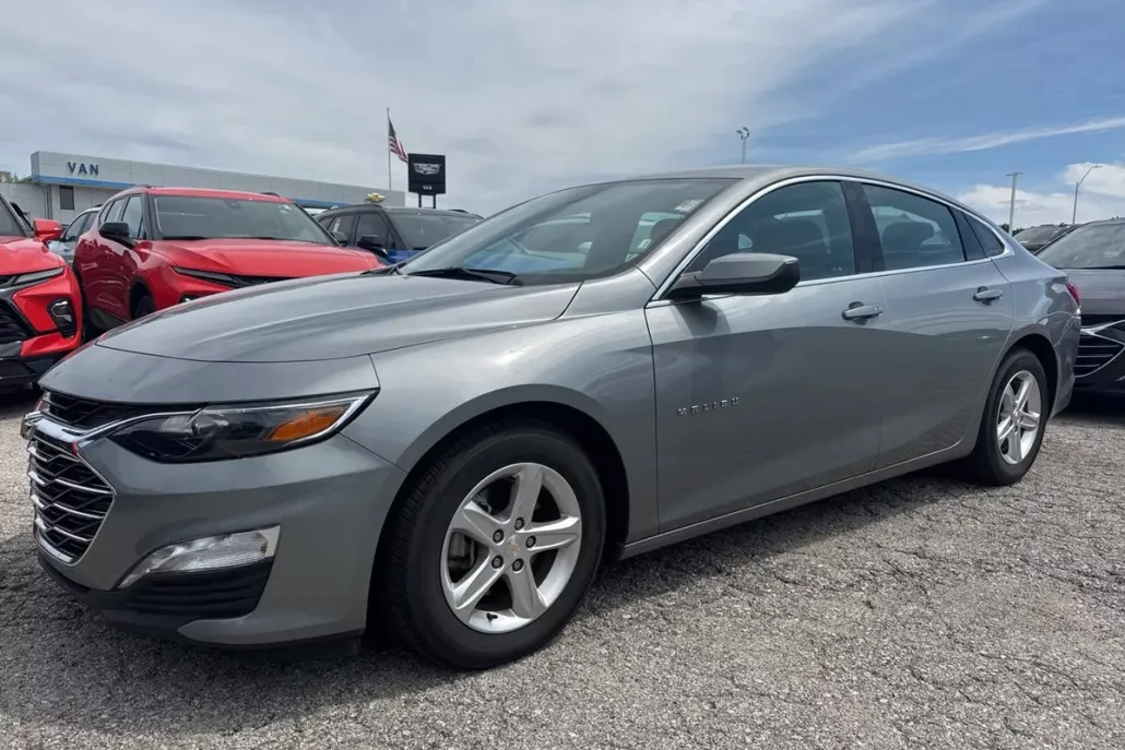 2023 Chevrolet Malibu 1LT photo 1