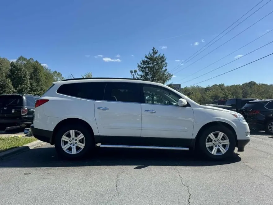 2012 Chevrolet Traverse 2LT photo 1