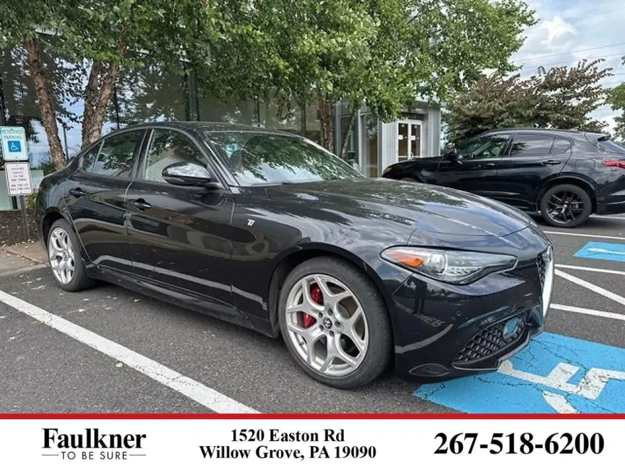 2022 Alfa Romeo Giulia Ti photo 1