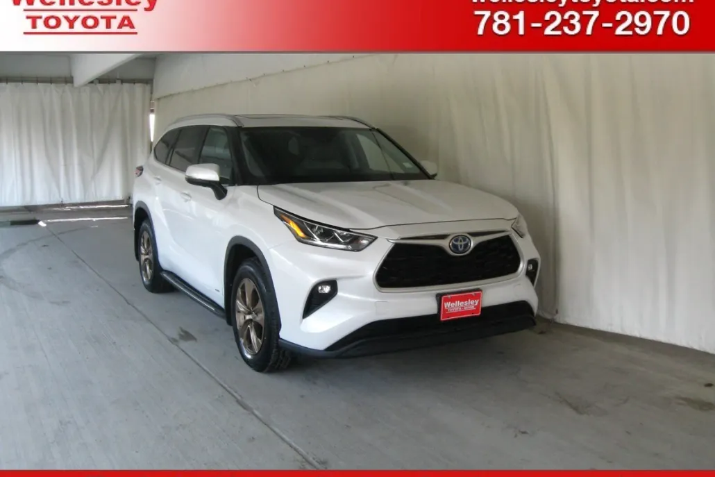 2023 Toyota Highlander Hybrid XLE photo 1