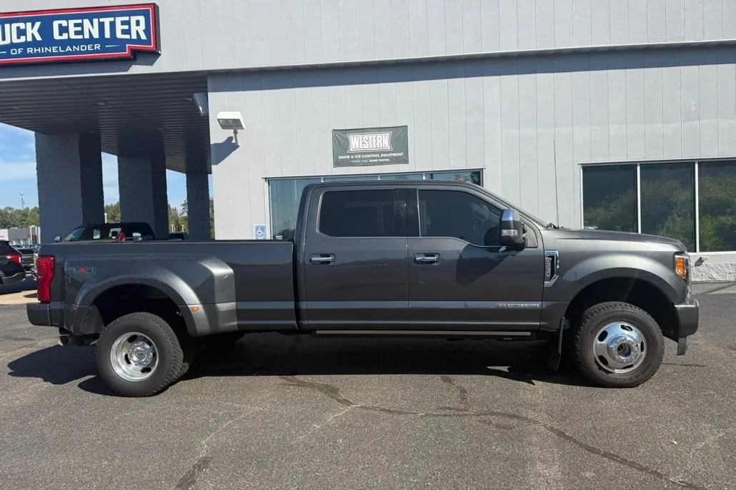 2017 Ford F-350 photo 1