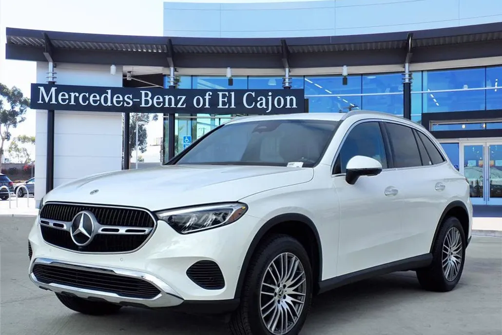 2025 Mercedes Benz GLC 300 photo 1