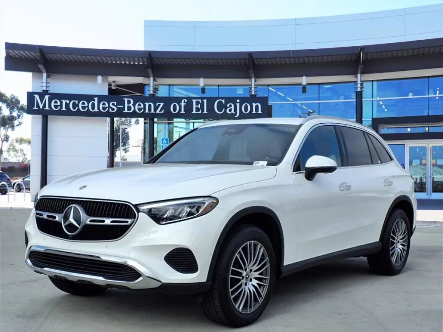 2025 Mercedes Benz GLC 300 photo 1