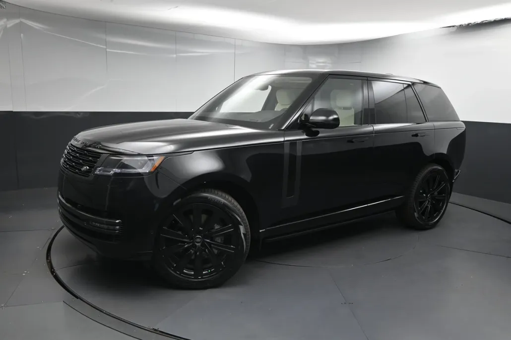 2025 Land Rover Range Rover SE photo 1