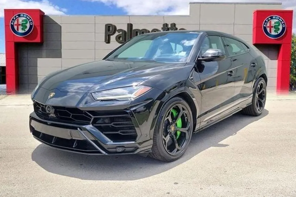 2020 Lamborghini Urus photo 1