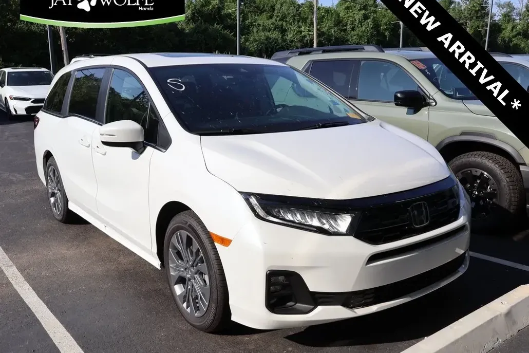 2025 Honda Odyssey Touring photo 1