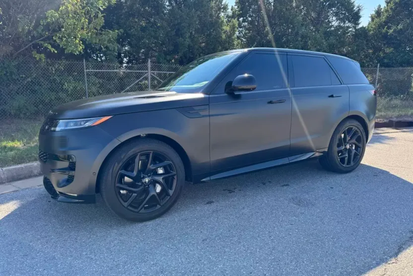 2025 Land Rover Range Rover Sport SE photo 1