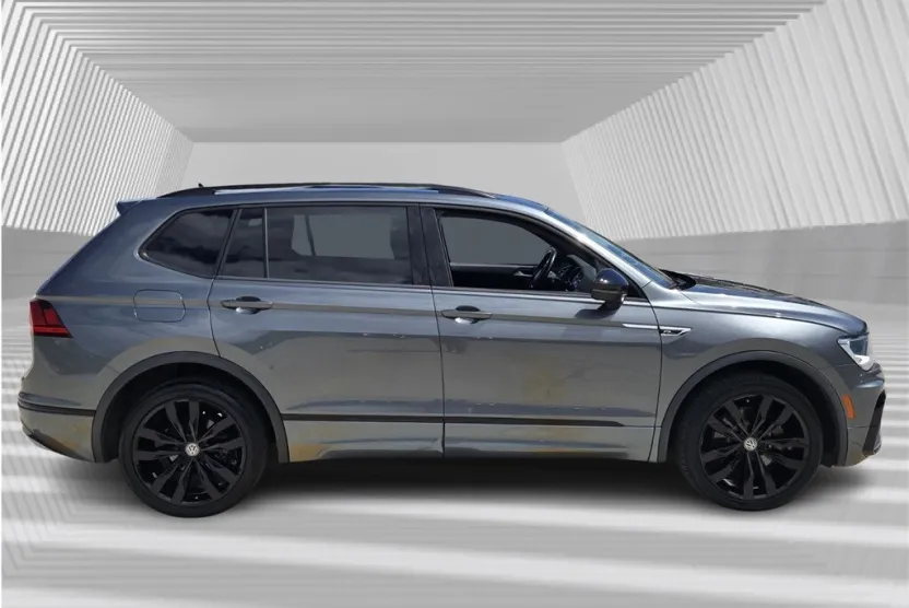 2021 Volkswagen Tiguan SE R-Line Black photo 1