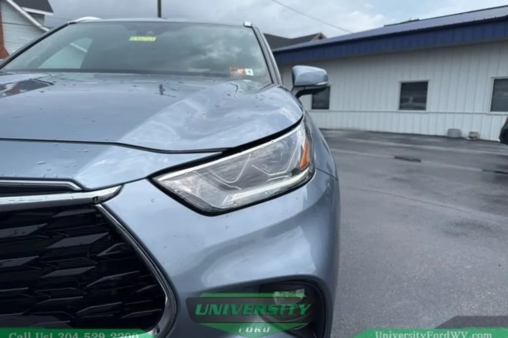 2024 Toyota Highlander Platinum photo 1
