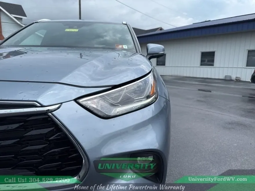 2024 Toyota Highlander Platinum photo 1