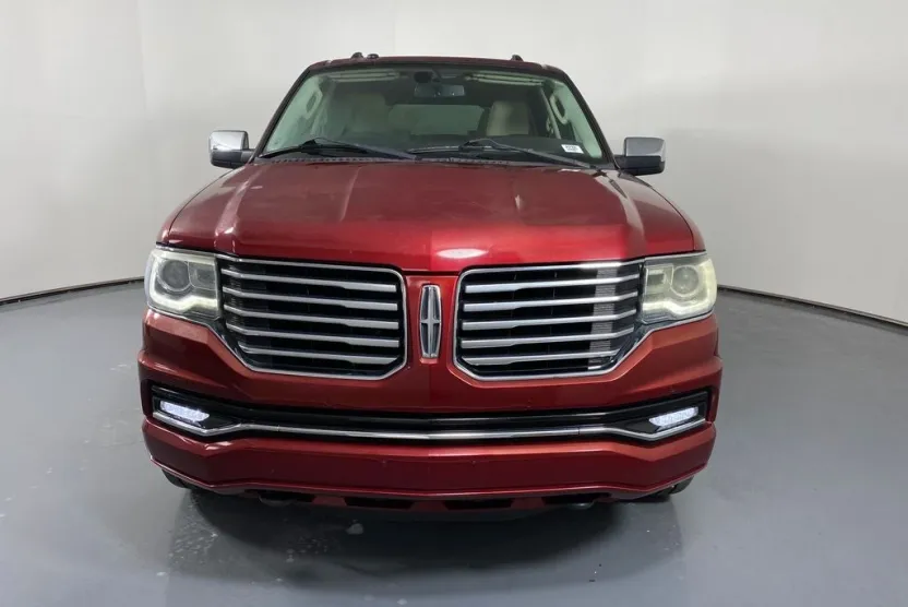 2015 Lincoln Navigator Base photo 1