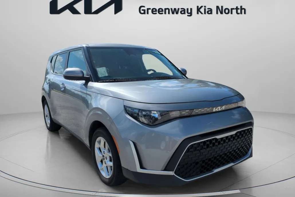 2023 Kia Soul LX photo 1