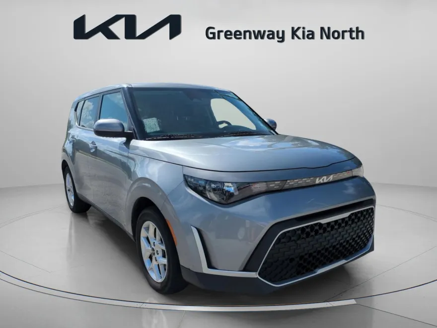 2023 Kia Soul LX photo 1