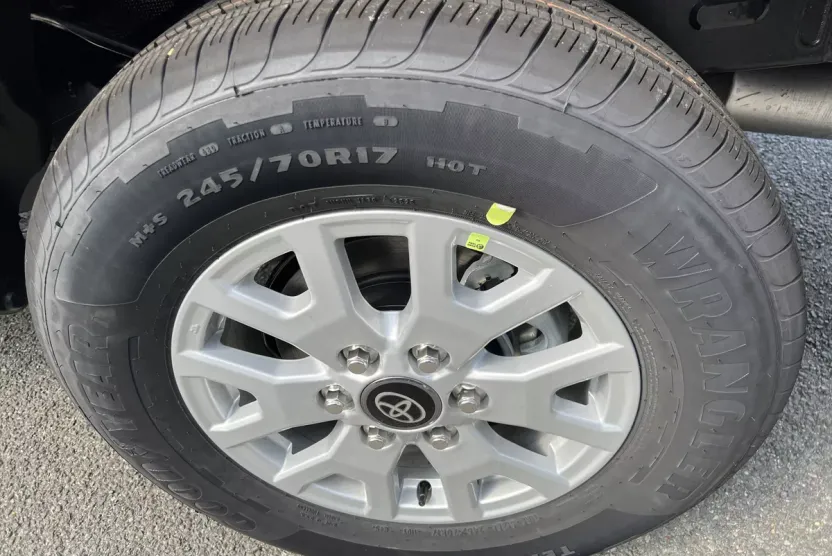 2025 Toyota Tacoma SR5 photo 1