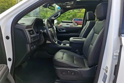 2021 Chevrolet Tahoe LT photo 3
