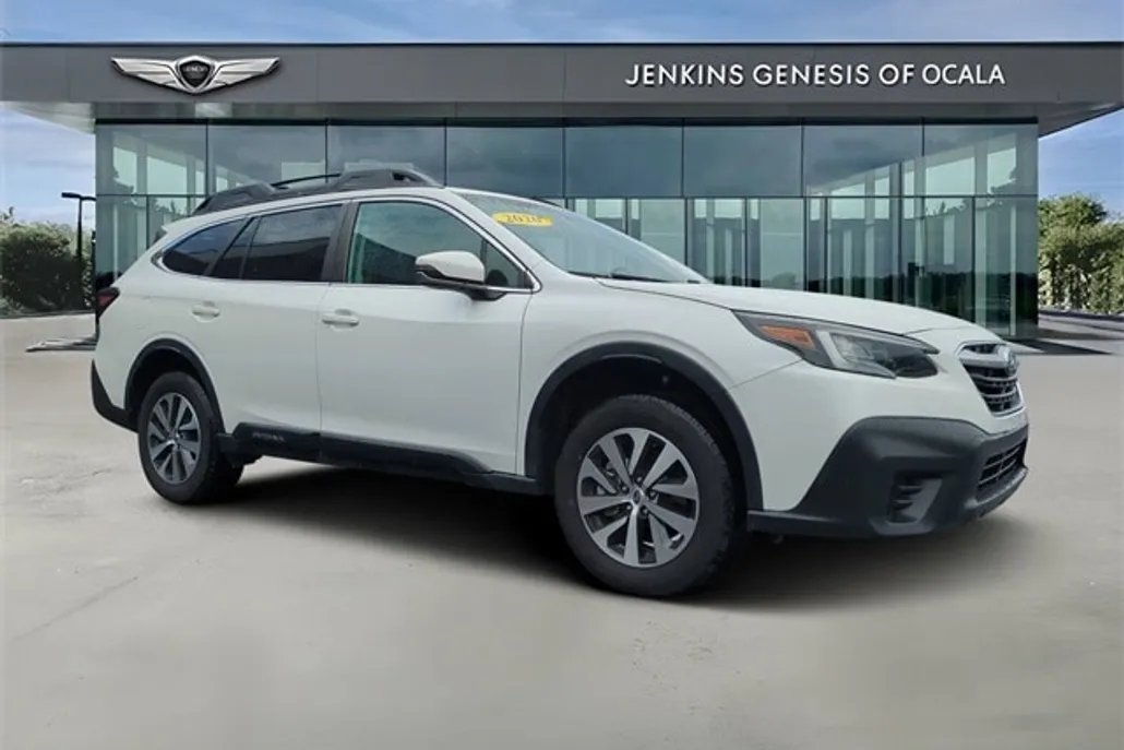 2020 Subaru Outback Premium photo 1
