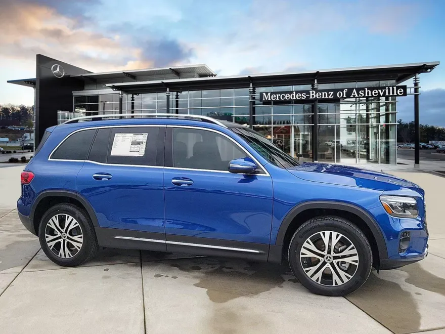 2024 Mercedes Benz GLB 250 4MATIC photo 1
