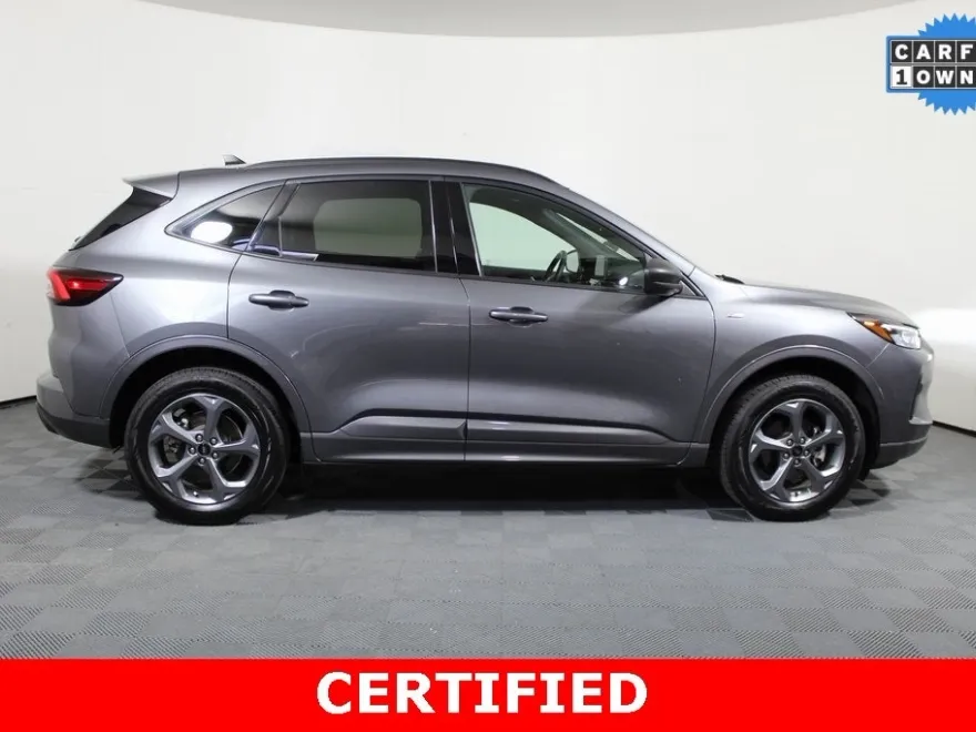 2024 Ford Escape ST-Line photo 1