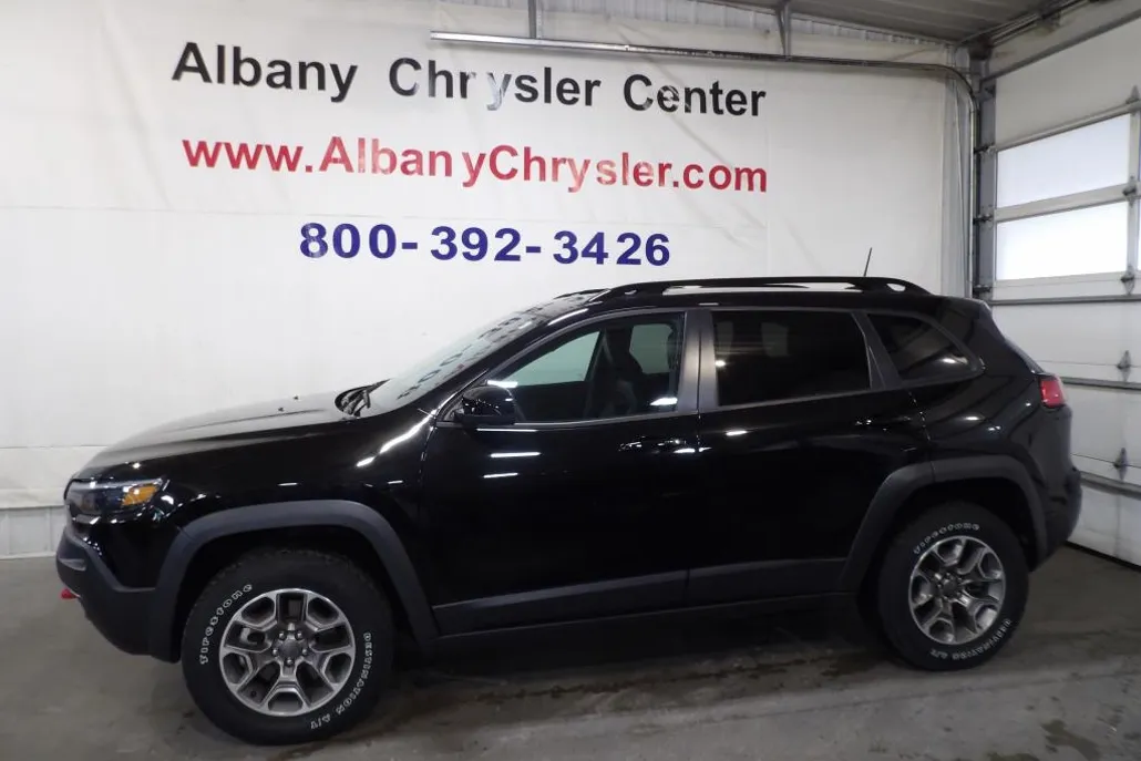 2022 Jeep Cherokee Trailhawk photo 1