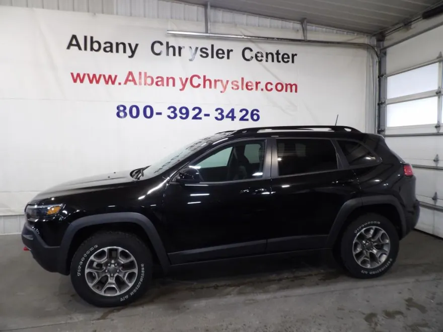 2022 Jeep Cherokee Trailhawk photo 1